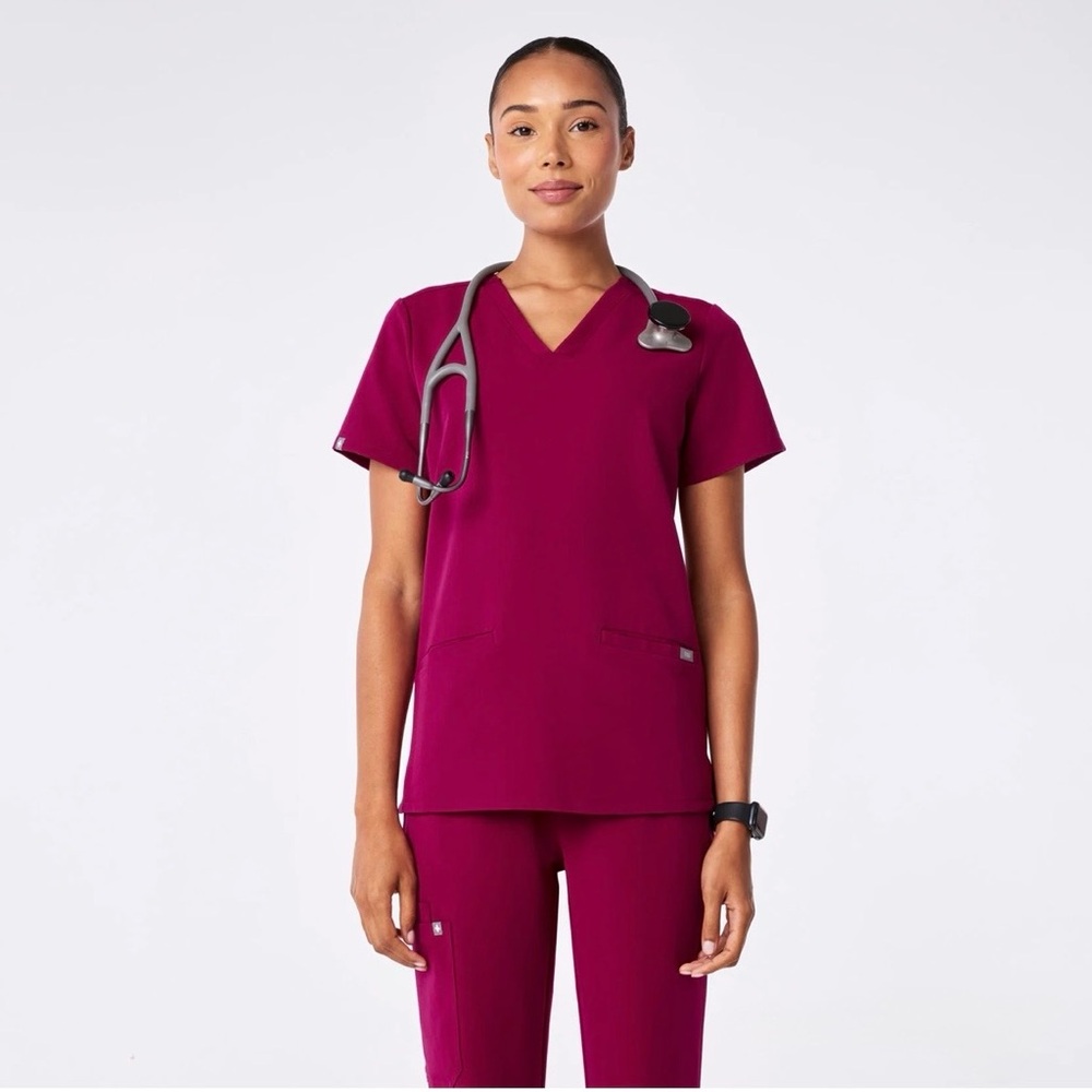 Figs Casma Three-Pocket Scrub Top™